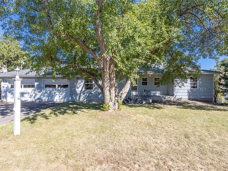 2721 Woody Dr photo 1