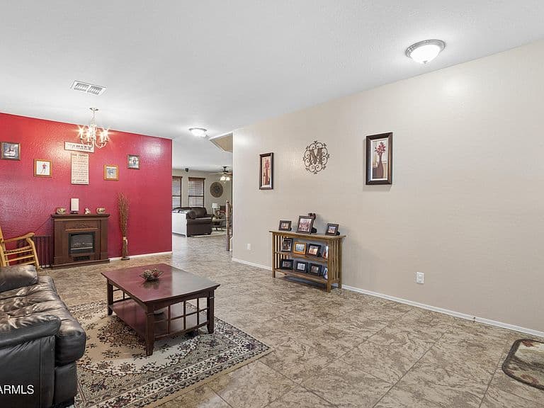 18049 W IVY Lane photo 5