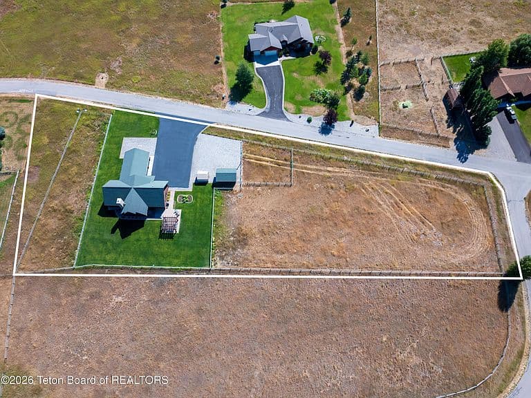 575 Buffalo Dr photo 5