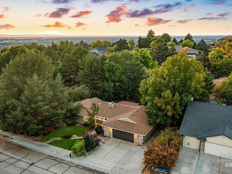 2013 S Coloma Way photo 1