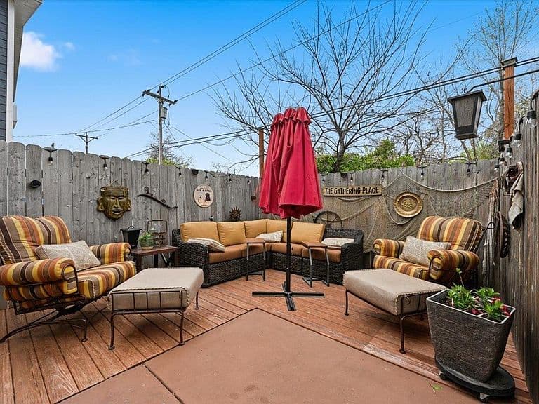 1119 N Canyon St photo 4