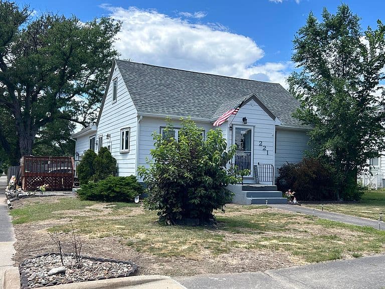 221 S Taylor Ave photo 2