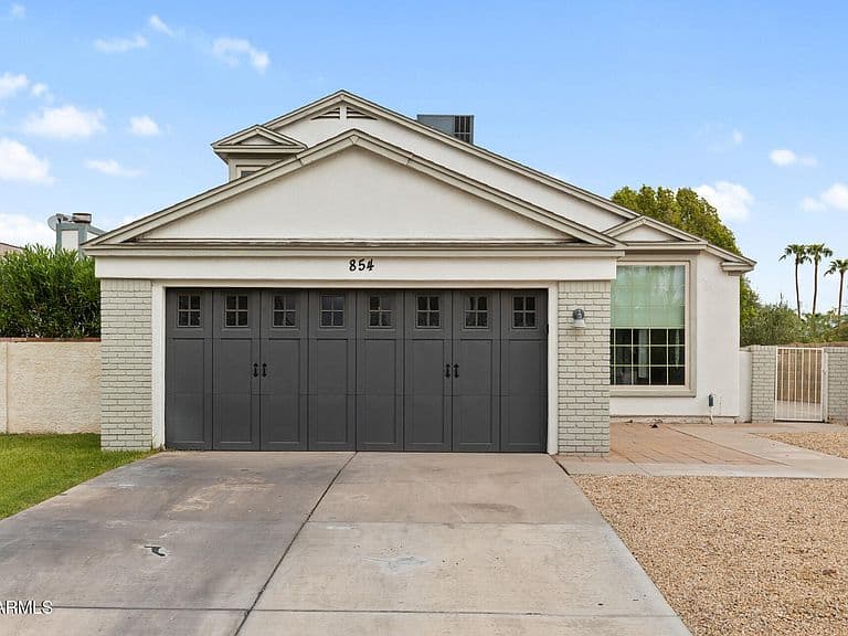 854 E MANOR Drive photo 1