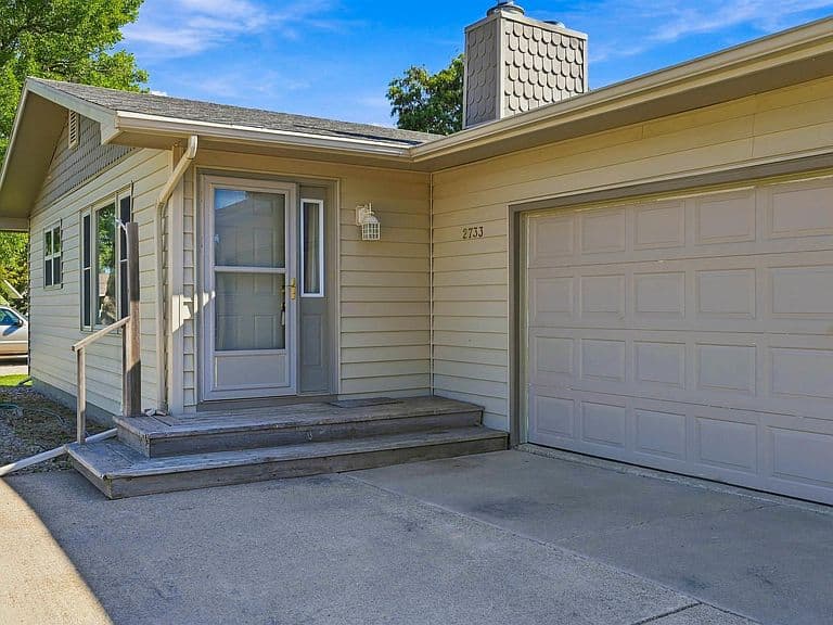 2733 Eden Ln photo 2