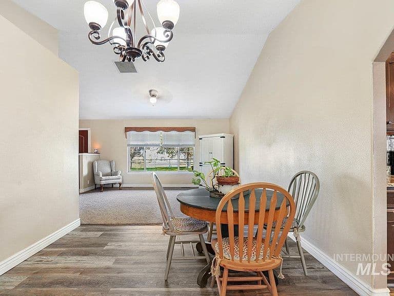 2123 E 3970 N photo 4