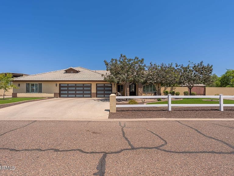 12366 W Desert Oasis Circle photo 2