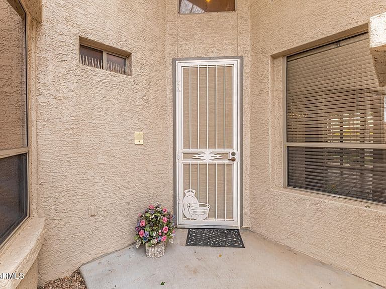 9741 E Holiday Way photo 4