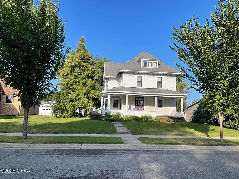123 Harris Ave S photo 1