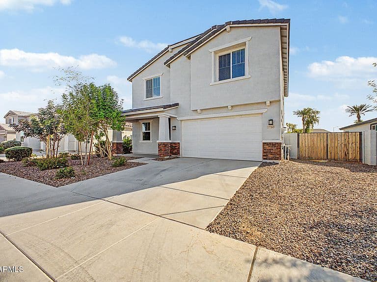 19160 N ALCAZAR Street photo 2