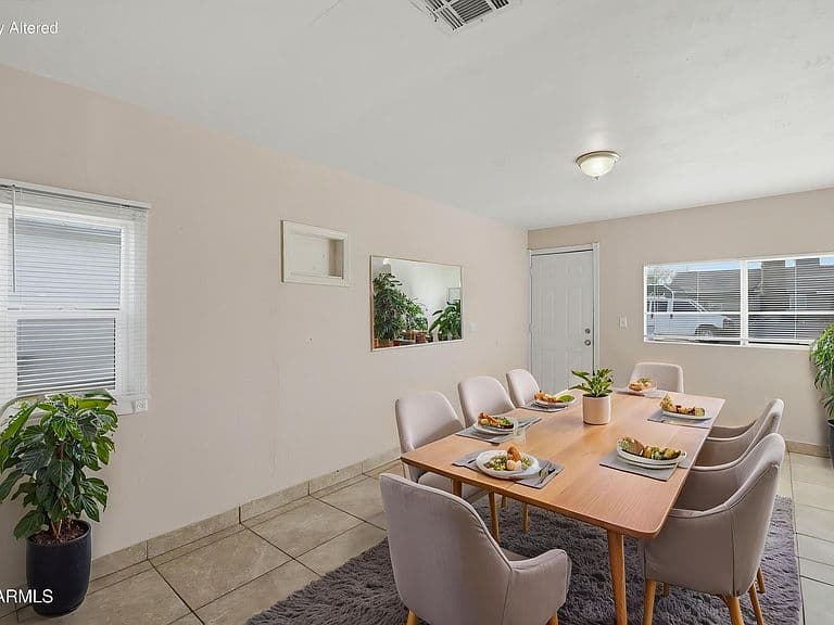 1852 E MOBILE Lane photo 4