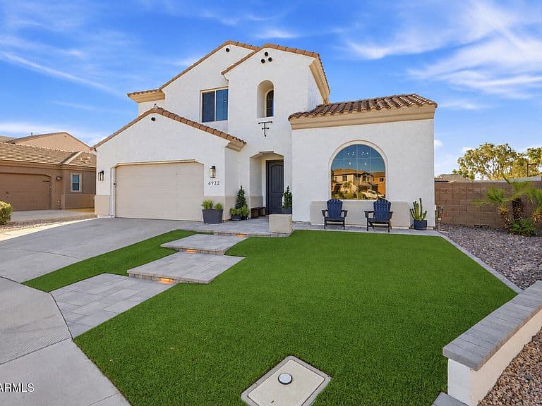 6932 S BLACK HILLS Way photo 4