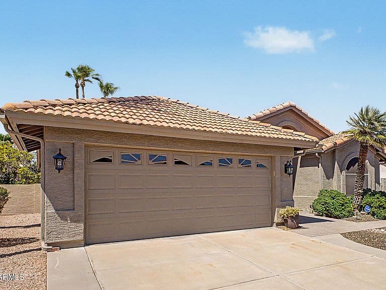 10532 E Coopers Hawk Drive photo 4