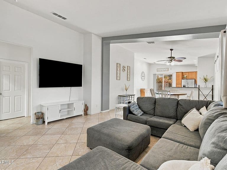 20263 W TONTO Street photo 4