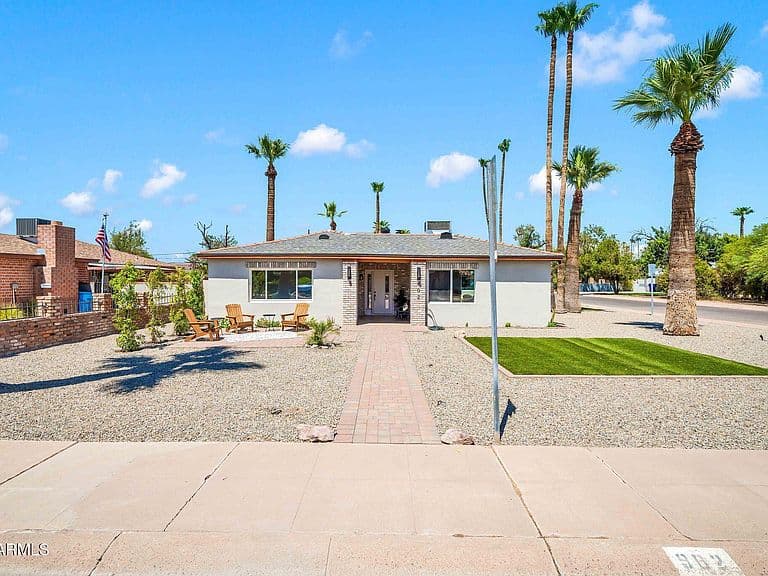 902 W CATALINA Drive photo 3