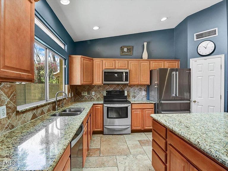 5639 E Kings Avenue photo 4