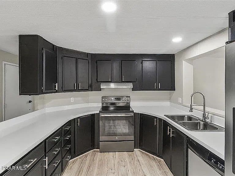 9675 S Sunset Dr photo 4