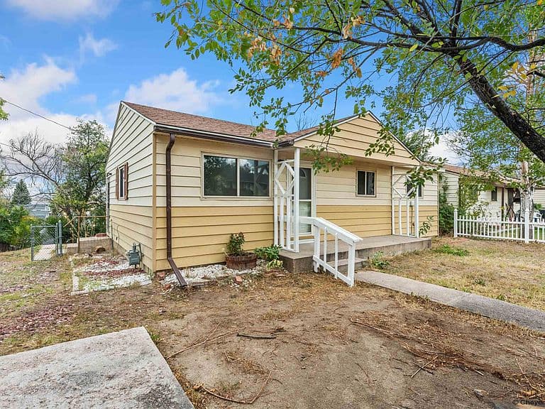 148 King Ct photo 2