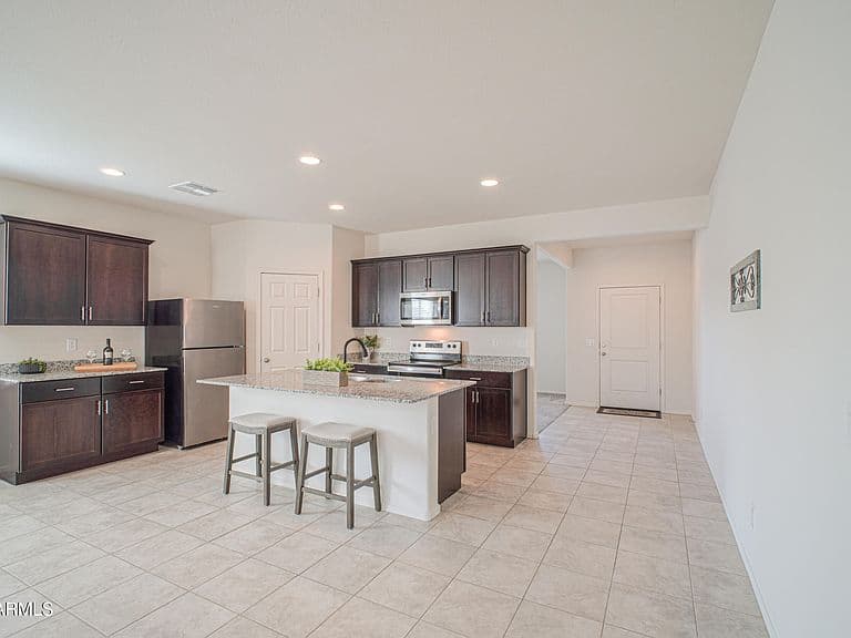 43833 W YUCCA Lane photo 3