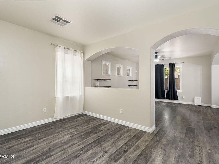 4139 E WINDSOR Drive photo 5