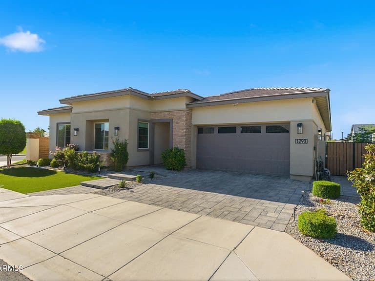 1290 E FICUS Way photo 3