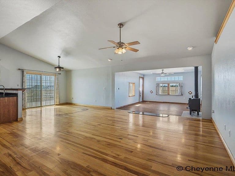1153 Verlan Way photo 4