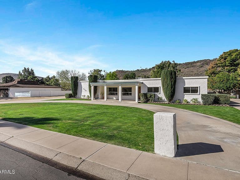 836 W Moon Valley Dr photo 1