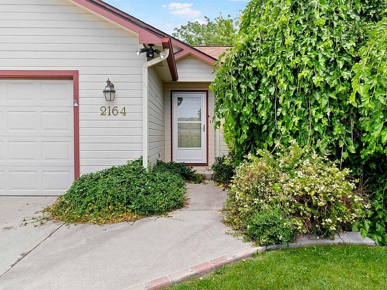 2164 Julie Ln photo 3