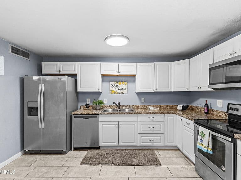 6919 W CYPRESS Street photo 2