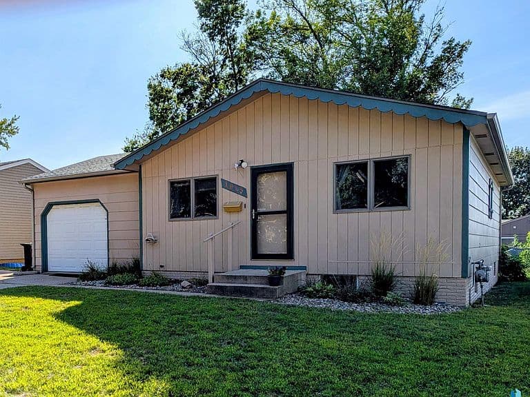1013 S Harrington Cir photo 3