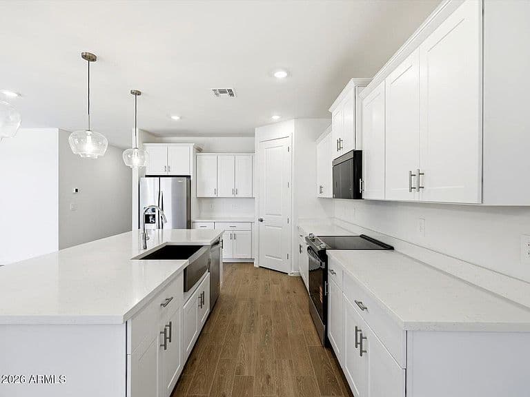 24451 W GWEN Street photo 1