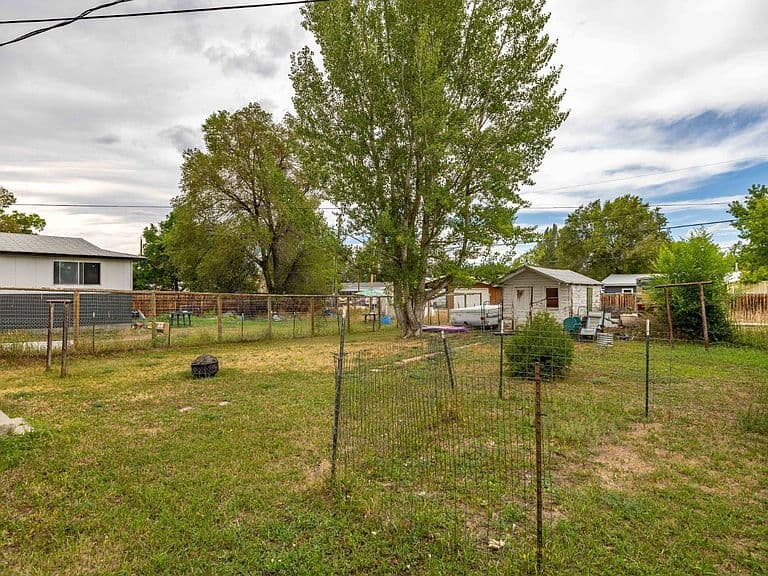 520 Wood St photo 3