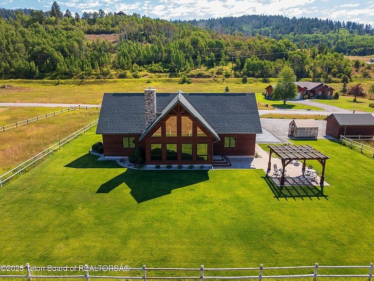 575 Buffalo Dr photo 3