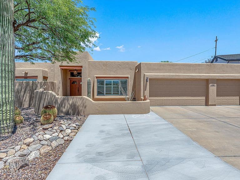4318 E Desert Oak Trl photo 2