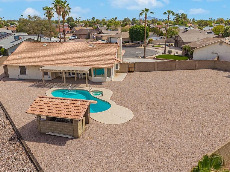 2336 W HIGHLAND Court photo 1