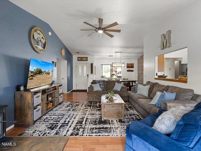7324 Patriot Dr photo 5