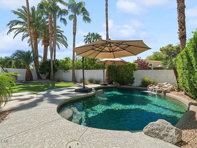 7522 E WOODSHIRE Cove photo 1