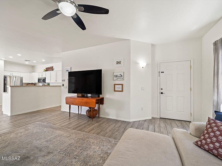 398 E Camino Rancho Seco photo 5