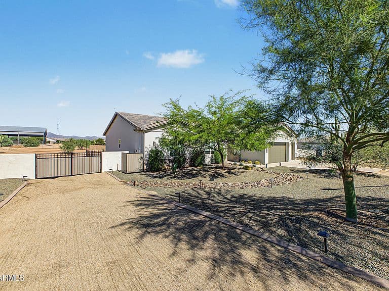 13736 E RANCHO LAREDO Drive photo 4
