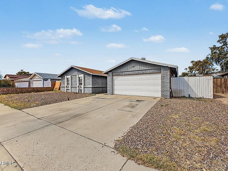1820 W OBISPO Avenue photo 3