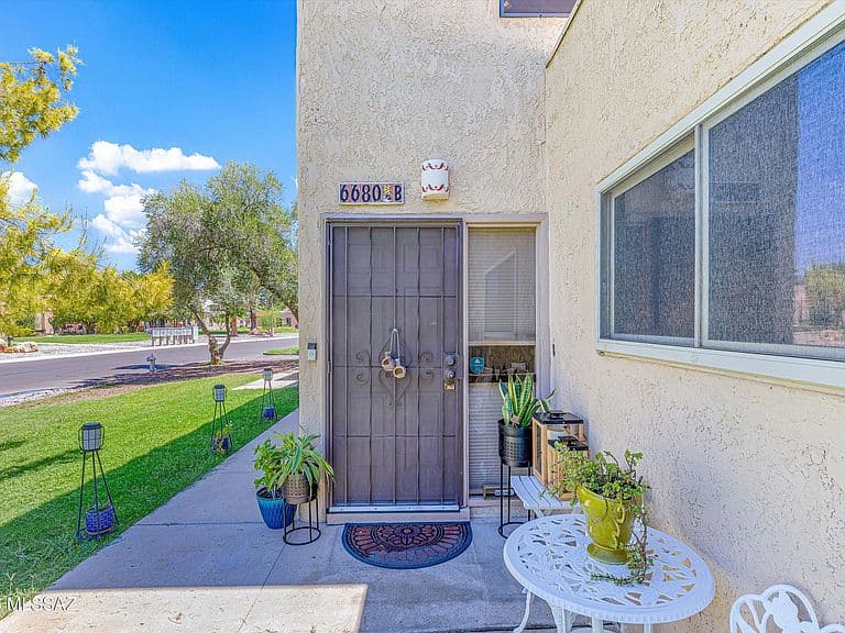 6680 E Calle La Paz photo 3