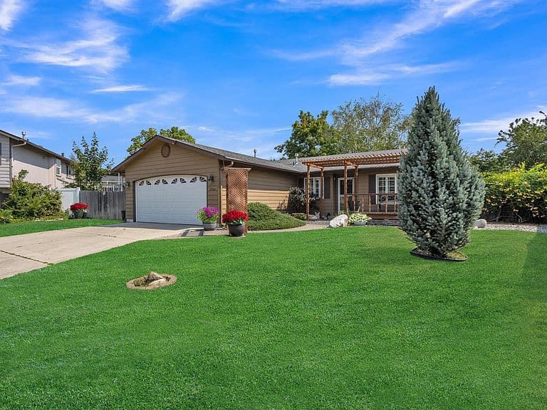 1704 N Trellis Ct photo 1