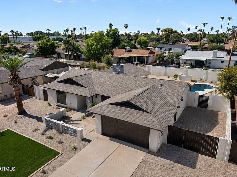 4948 E CORRINE Drive photo 2