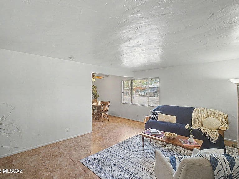 710 E Joan Pl photo 3