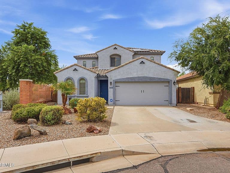 38450 N NAVARRO Drive photo 2
