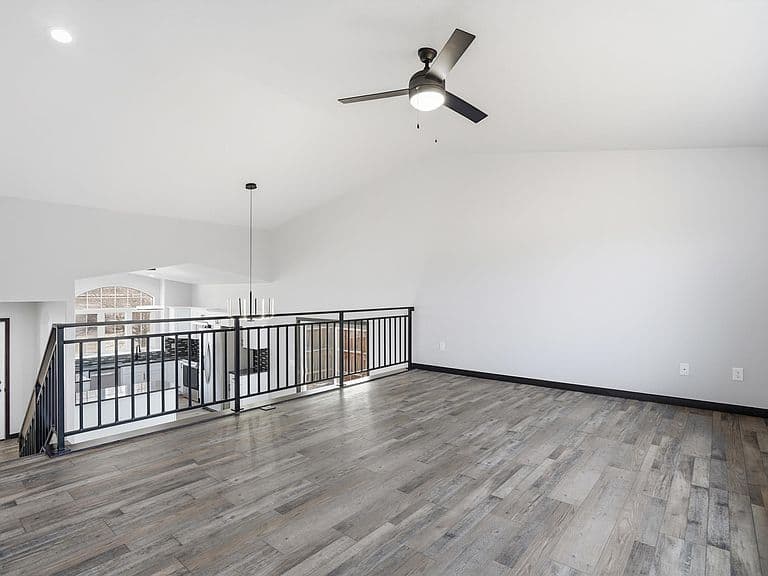 10127 Remington St photo 2