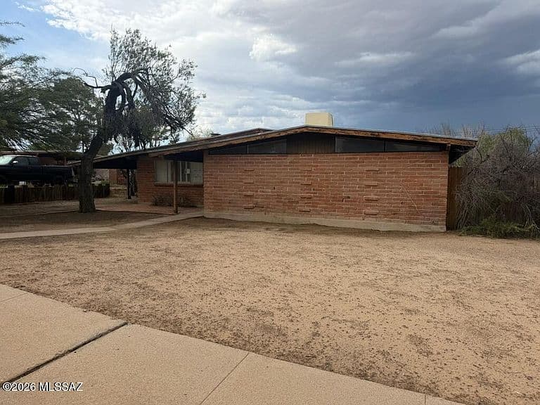 7017 E Luana Dr photo 2