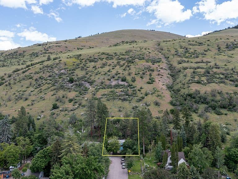 1800 Madeline Ave photo 5
