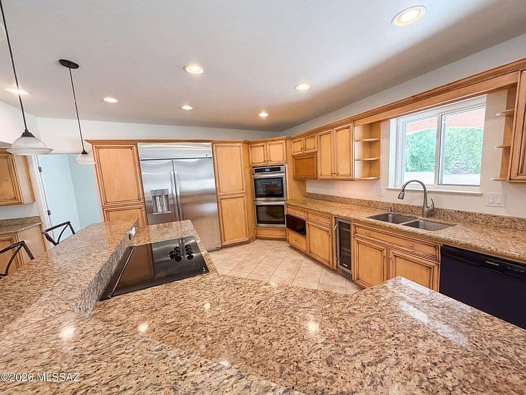 5611 N Placita Arizpe photo 2