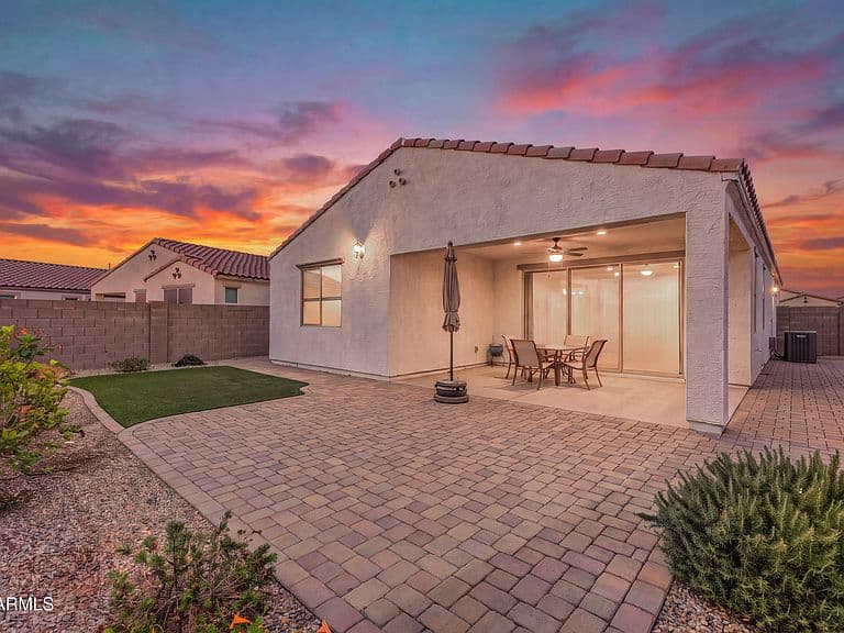18035 W MUIRWOOD Drive photo 4