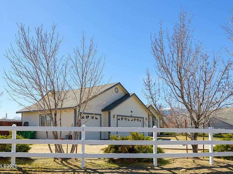 1239 E Appion Way photo 4
